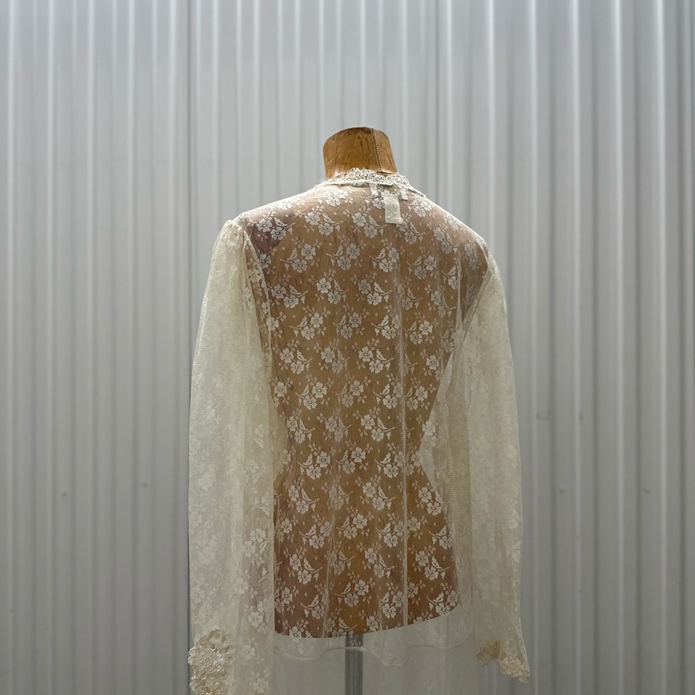 Victoria's Secret Sheer Lace Robe - Picture 2 of 7